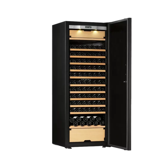 Wine cellar black with integrated light and temperature display. High capacity with 3 independent temperature zones