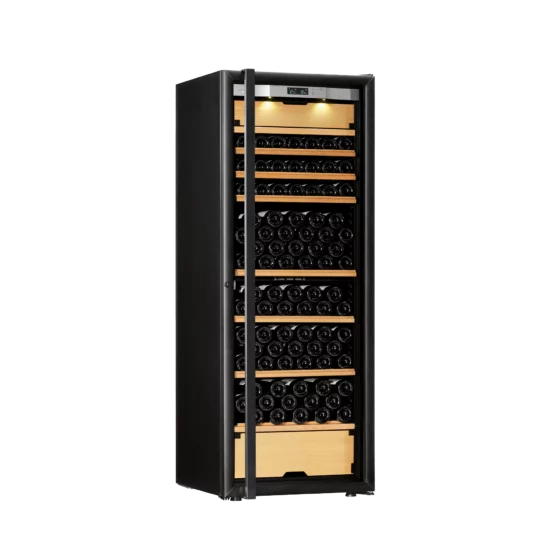 Wine cellar black double glazed door with handle and integrated light and temperature display. High capacity with 3 independent temperature zones