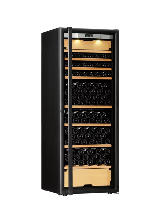 Wine cellar black double glazed door with handle and integrated light and temperature display. High capacity with 3 independent temperature zones