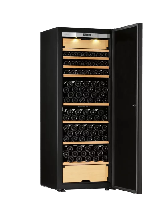 Wine cabinet high capacity with three independent zones for aging, tempering and refreshing the wines. Freestanding design